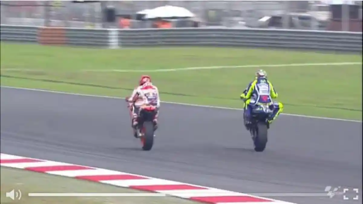 Valentino Rossi dan Marquez Kompak Beri Penghormatan pada Marco Simoncelli