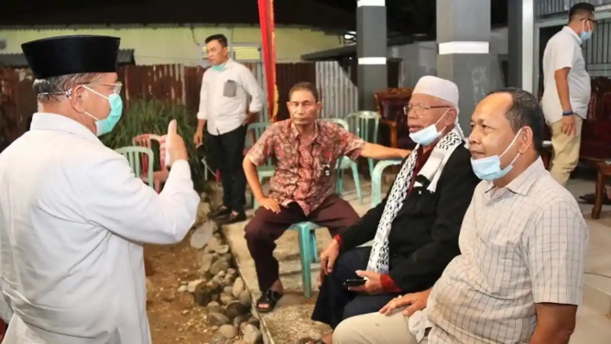 Hormati Guru, Ali Mukhni Selalu Jaga Silaturahmi Ke Mantan Gurunya