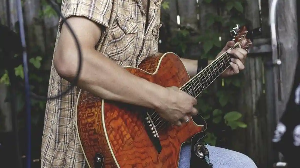 Chord Gitar Lagu Sebotol Minuman Leo Waldy, Lirik Lagu Sebotol Minuman