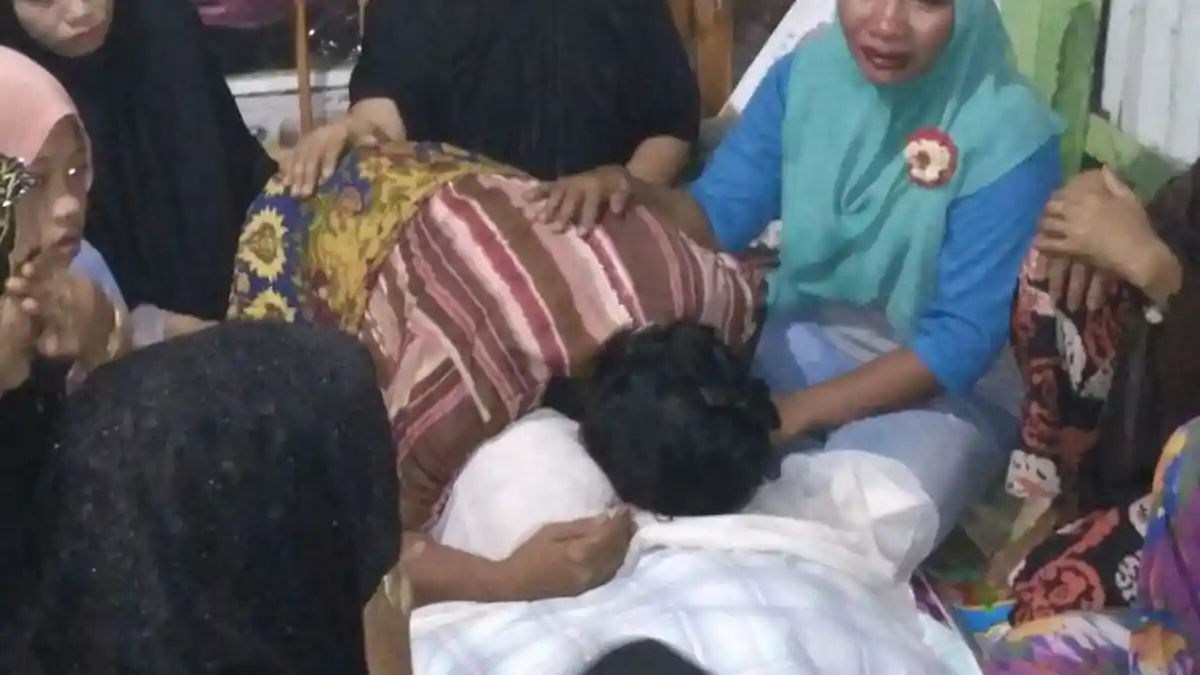 Dua Ibu Berkelahi Gara-gara Pintu! Netizen Beberkan 'Penyebab' Mengerikan Kematian Korban!
