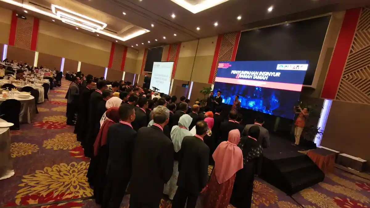 Catat Rekor, 213 Alumni Program Profesi Insinyur FTI UMI Terima Surat Tanda Registrasi Insinyur - fti-umi-2-14122019.jpg