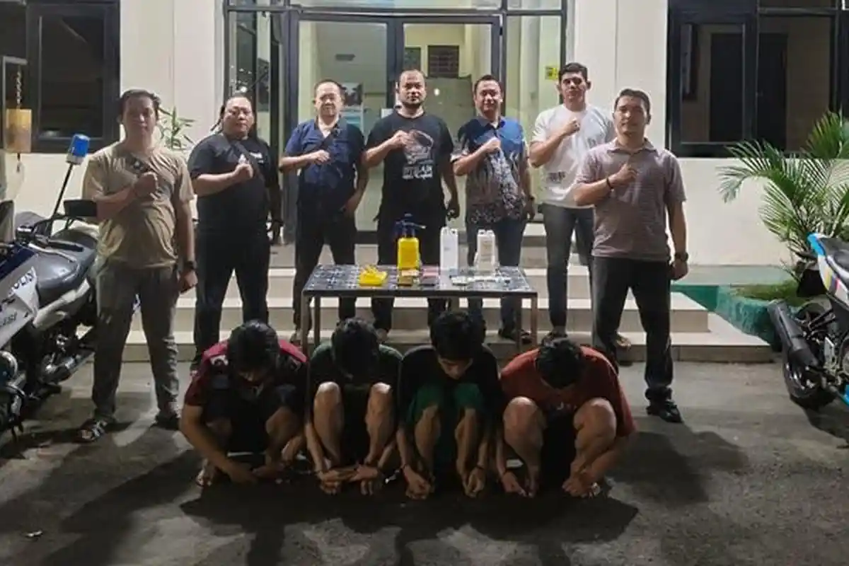 Polisi Tangkap Empat Pria dan Satu Wanita yang Nekat Produksi dan Edarkan Sinte di Bekasi