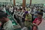 Salat Tarawih Ramadan 2026 Perdana di Masjid Al Manar Bekasi Dihadiri 350 Jamaah