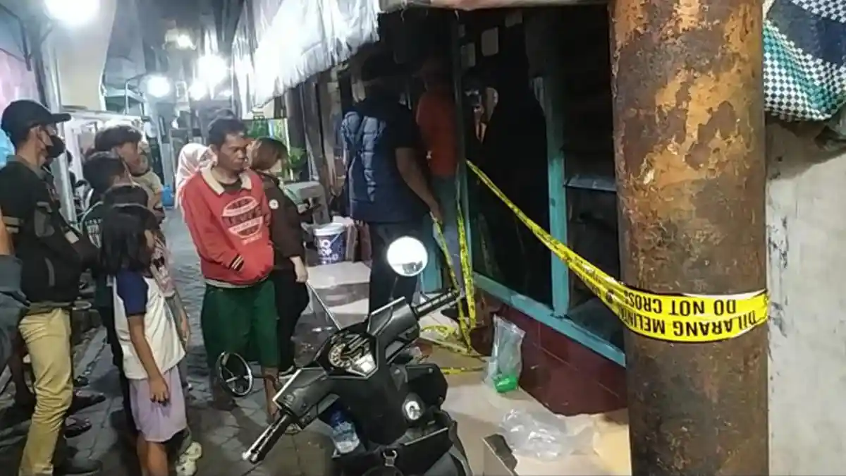BREAKING NEWS Penemuan Jenazah Perempuan dengan Luka Lebam di Kos Putat Jaya Surabaya - Surya.co.id