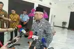 wakil-presiden-maruf-amin-di-kantor-wapres-jakarta-kamis-26122019.jpg