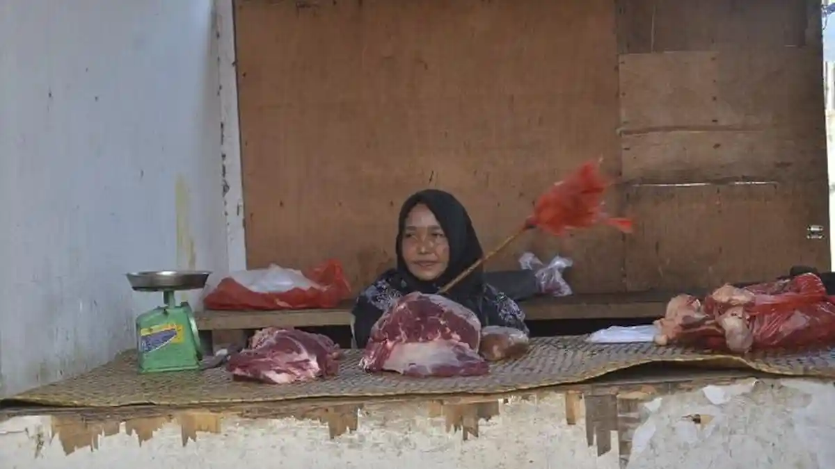 Jelang Iduladha, Harga Daging Sapi di Pasar Sijunjung Masih Stabil di Rp150 Ribu per Kg