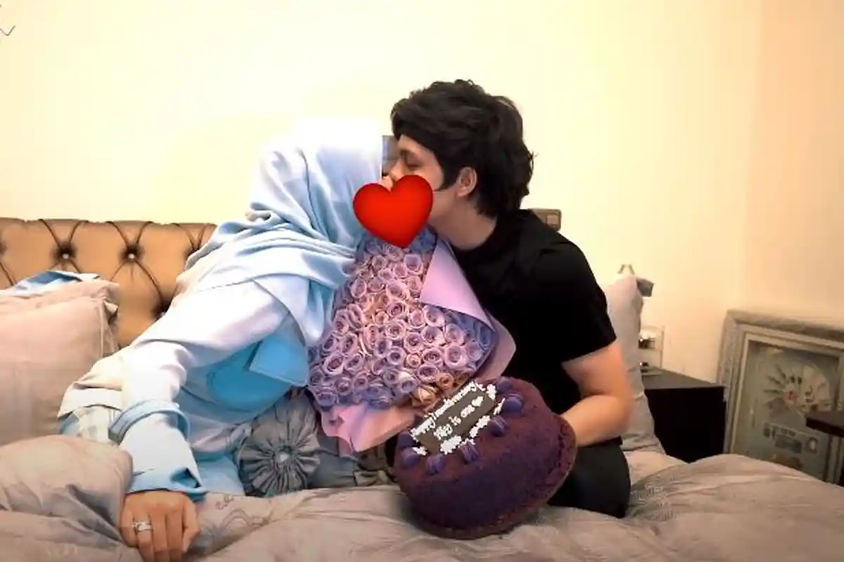 Adegan Ciuman Aurel dengan Atta Halilintar Sampai Tumpahkan Kue di Ranjang Terekam: Rasanya Melayang