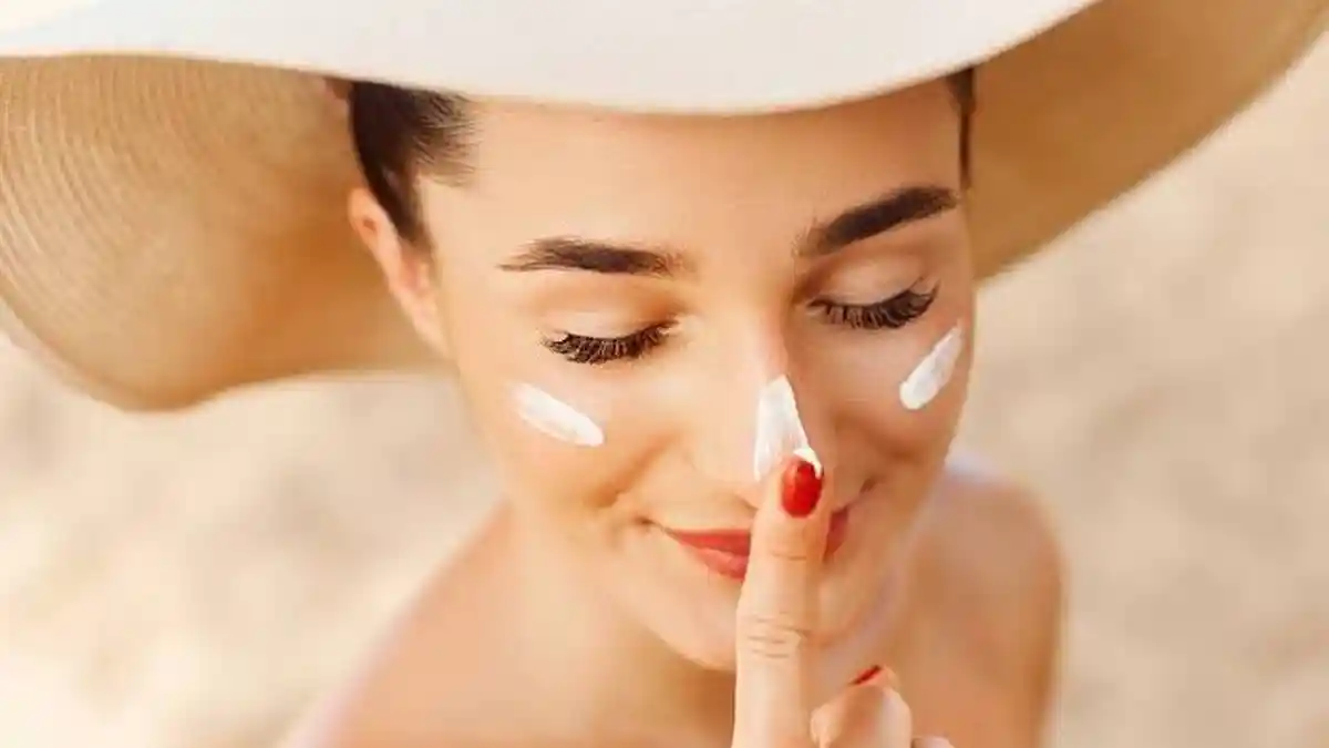 10 Rekomendasi Sunscreen tanpa Alkohol, Aman untuk Kulit Sensitif