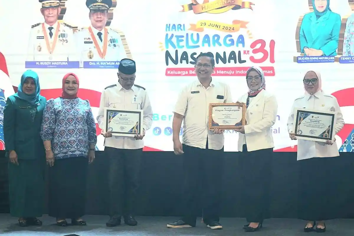 Pemkot Palu Raih Penghargaan GDPK 5 Pilar dari Gubernur dan iBangga Awards Tingkat Nasional 2024