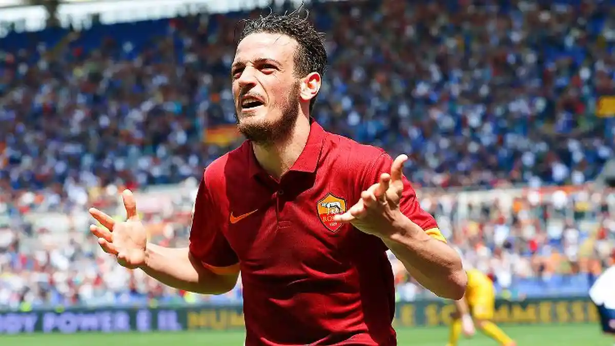 Pemain AS Roma Coba Berkarier di PSG Setelah Didepak Timnya