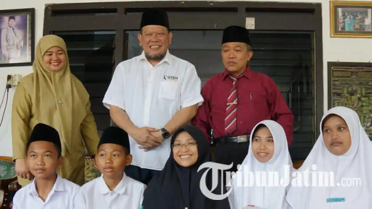 La Nyalla Dapat Dukungan dari  KH Alamul Huda Pimpinan Ponpes Al-Rosyid Dander Bojonegoro