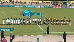 PSMS-Medan-menghadapi-Semen-Padang-FC-di-Bermain-di-Stadion-Baharoeddin-Siregar_.jpg