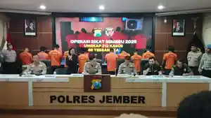 Polres-Jember-gelar-pers-rilis-kasus-Anak-tega-membunuh-ibu-kandungnya.jpg