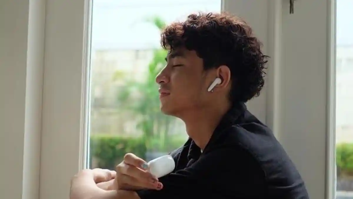 Lirik Lagu Hari Paling Bahagia - Devano Danendra, Single Baru Rilis Tepat di Ultah Putra Iis Dahlia
