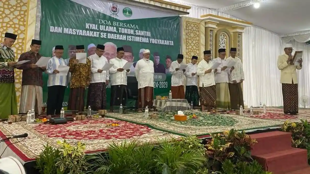 Ulama dan Ribuan Santri di DIY Deklarasi Dukung Pasangan Ganjar-Mahfud