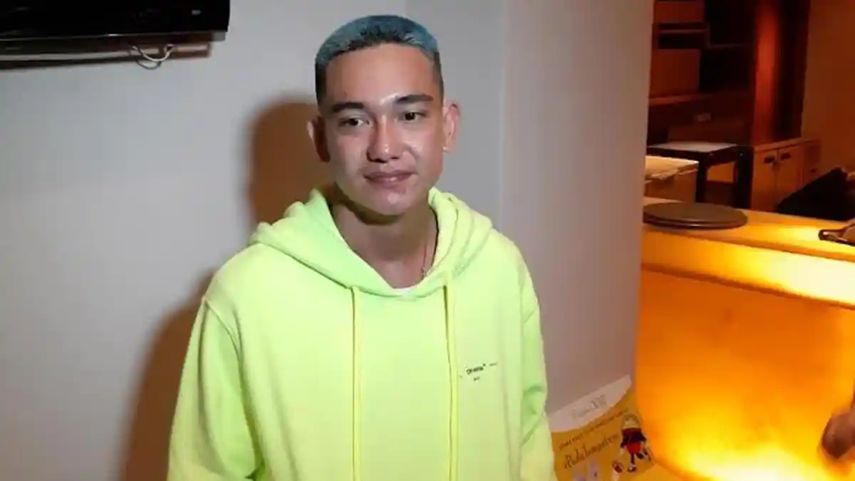 Unggah Foto Mesra, Adipati Dolken Pacari Canti Tachril atau Settingan?