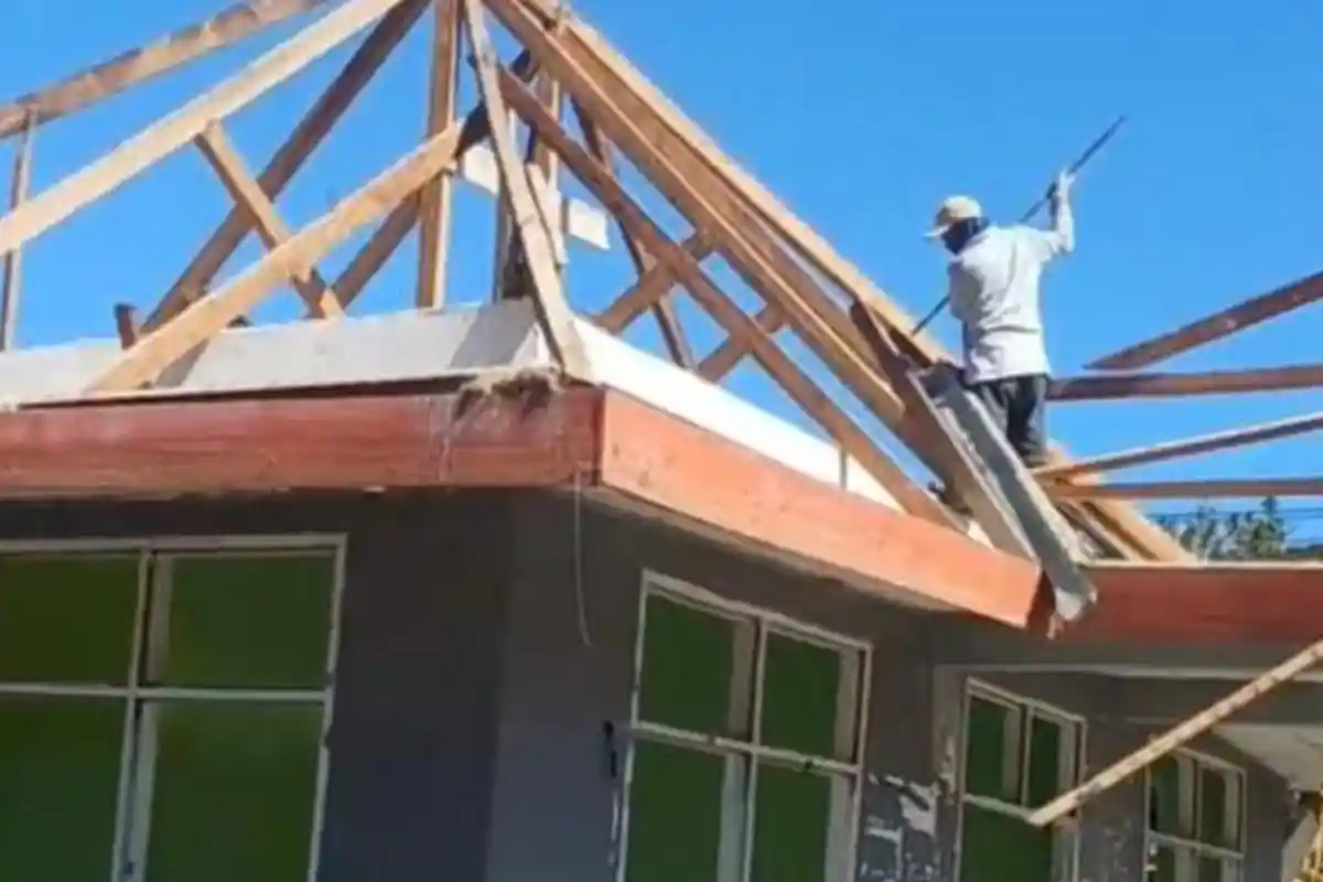 Sudah Bertemu Mantan Ketua DPRD Tana Toraja, Warga Mamasa Tetap Bongkar Kantor Lurah Sumarorong