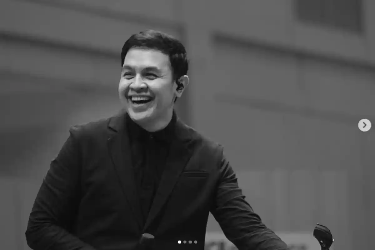 Chord dan Lirik Lagu ‘Hati Hati di Jalan’ Oleh Tulus, Puncaki Top 100 iTunes Indonesia Pekan Ini