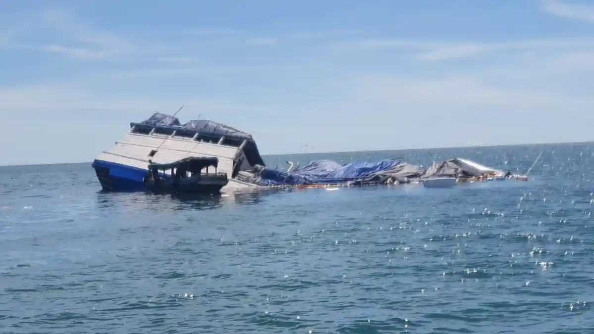 BREAKING NEWS : Kapal Kargo Pengangkut Hasil Pertanian Tenggelam di Perairan Malaka