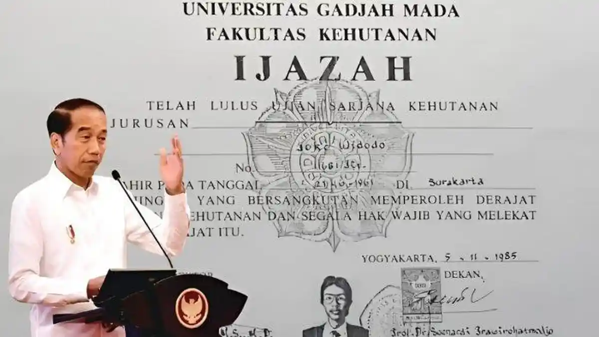 Akhirnya Jokowi Perlihatkan Ijazahnya Secara Langsung, Tapi Bukan di Depan Roy Suryo