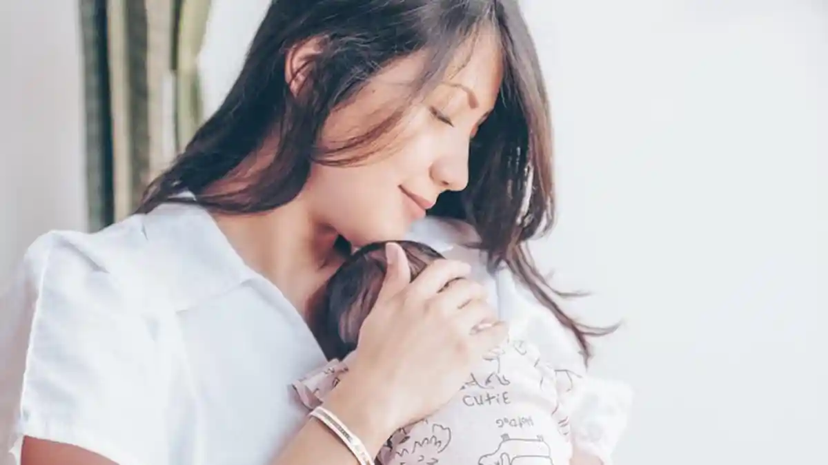 Anak Keduanya Genap 2 Bulan, Sharena Delon Bagikan Perkembangan dan Pertumbuhan Putrinya