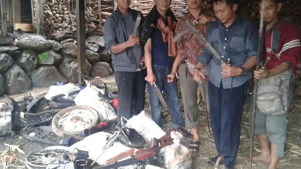 Polsek Batang Jeneponto Tembak Sindikat Curanmor di Gowa, Bukti 6 Sepeda Motor - polsek-batang_20160301_120230.jpg
