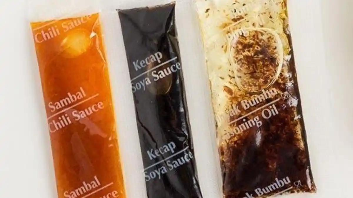 TAK Pernah Terpikirkan, Rupanya Ada Cara Cerdas Keluarkan Bumbu Minyak Mi Instan Sampai Bersih