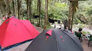 Suasana-Areal-Camping-dan-sungai-di-Sikabung-kabung.jpg