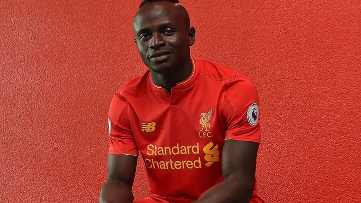 Bek Liverpool Ungkap Bahwa Sadio Mane adalah Bomber Menakutkan bagi Tim Manapun