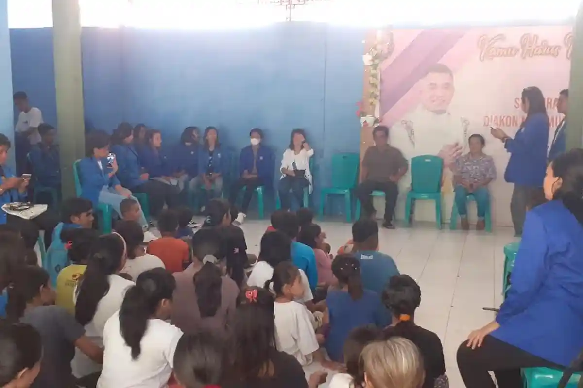 Peringati Hari Lahir Pancasila, Mahasiswa Politeknik Kupang Sambangi Anak Panti Sonaf Maneka