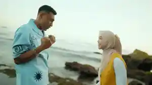 Juan-Reza-dan-Ria-Ricis-dalam-lagu-Siap-Pinang-Ko.jpg