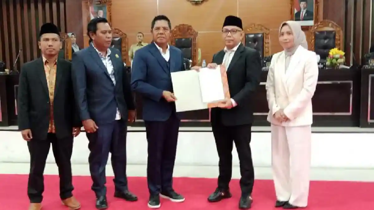 Bupati Lombok Timur Sampaikan Nota Keuangan RAPBD 2026 dalam Rapat Paripurna DPRD