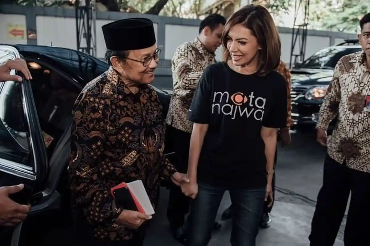 VIDEO: Mengharukan, 2 Hal yang Dibisikkan Quraish Shihab Ini Bikin BJ Habibie Menitikkan Air Mata