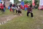Serunya-Lomba-HUT-RI-di-Kampung-Sukorejo-Palembang-Ada-Makan-Kerupuk-Hingga-Tarik-Tambang-Emak-emak.jpg