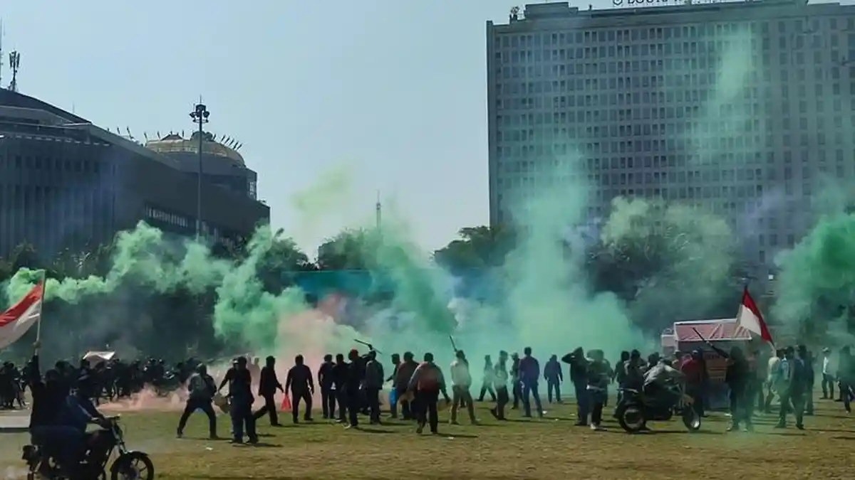 Simulasi Sispamkota, Polda Jateng Belajar Atasi Kericuhan saat Pilkada - simulasi-sispamkota-Pilkada-2024.jpg