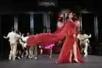 Pesona Ariel Tatum di Gelaran Paris Fashion Week