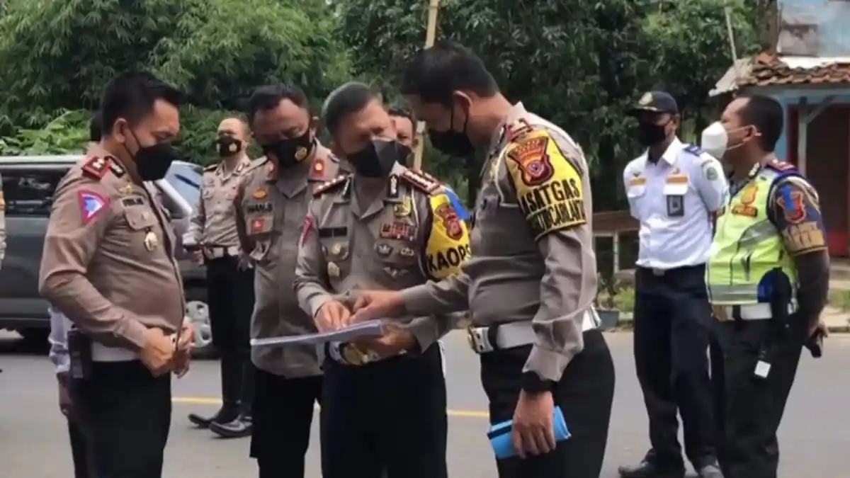 Cek Jalur Menjelang Bulan Puasa, Polres Garut Temukan Beberapa Titik Jalan Perlu Perbaikan