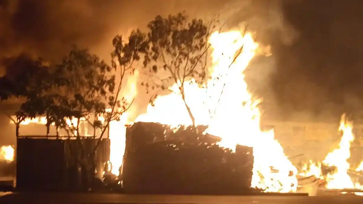 Sebanyak 35 Bangunan Semi Permanen di Bekasi Ludes Terbakar