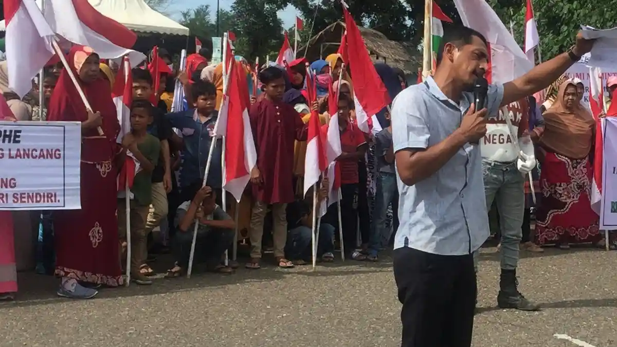 Massa IKBAL Kembali Berdemo di Depan Pabrik eks  PT Arun, Ini Tuntutannya