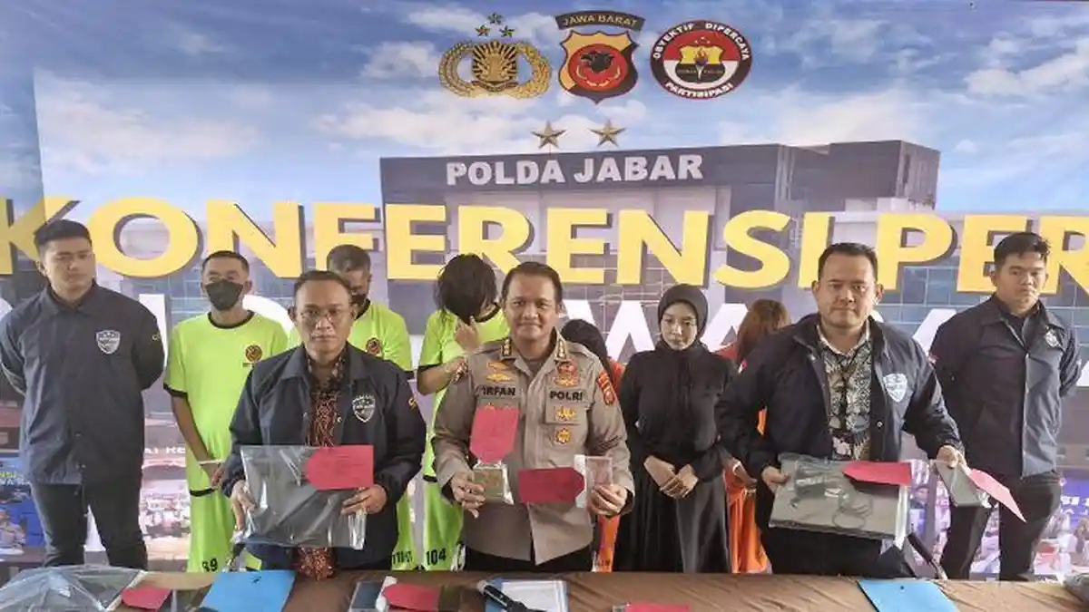 Tempatkan Situs Judol di Halaman Pertama Search Engine, 3 Wanita di Bandung Diamankan