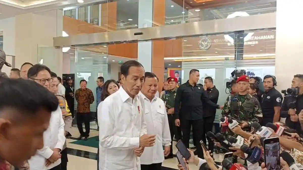 Hasto Sebut PDIP Siap Jadi Oposisi, Jokowi dan Gibran Beri Respons Berbeda