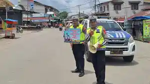 Personel-Satlantas-Polres-Sekadau-menggelar-sosialisasi-tertib-berlalu-lintas.jpg