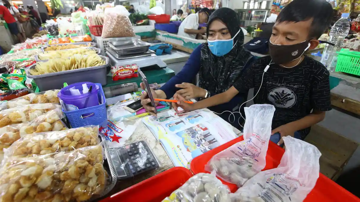 Kemendikbudristek: 7 Provinsi Wajib Terapkan PJJ Selama PPKM Darurat