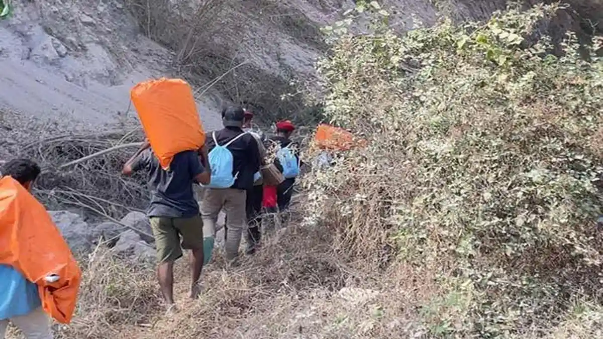 Warga Nitunglea Terisolasi Pascagempa Flores, PMKRI Maumere Minta ...