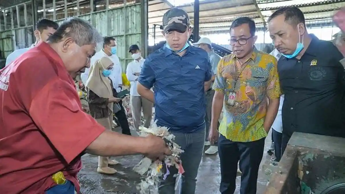 Bupati Morowali Dorong Kolaborasi Pemerintah, DPRD, Industri, dan Masyarakat Tangani Sampah