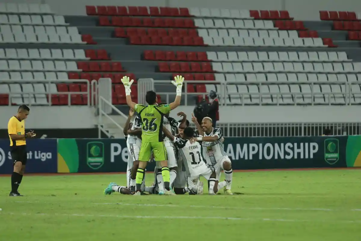 Bomber Tua 39 Tahun Milik Persipura Tambah Penderitaan PSIS di Kandang Sendiri, Kalah Telak 4 -0