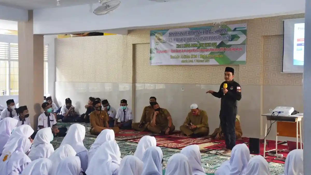 KIP Banda Aceh Edukasi Siswa MTsN Model terkait Pemilu untuk Pemilih Pemula