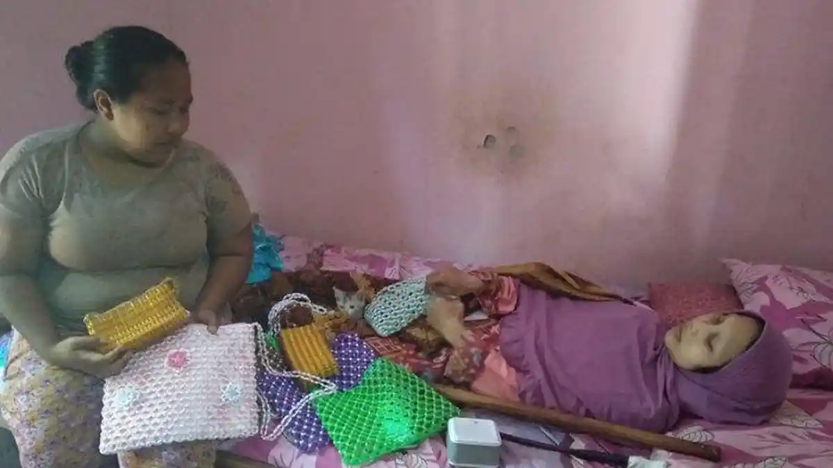 Sulami Manusia Kayu Asal Sragen Berkarya Bikin Tas Menyambung Hidup ...