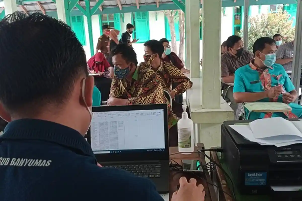 Antisipasi Varian Delta, Nakes RSUD Banyumas Mulai Divaksin Covid Tahap Tiga