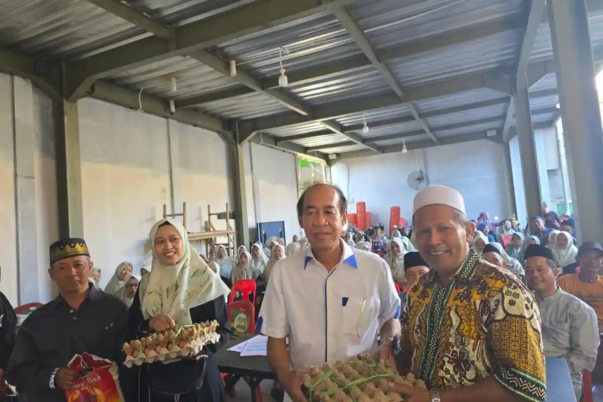 Ashabul Kahfi Salurkan Sembako Bergizi ke Komunitas HIMMATA Makassar